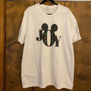 Mickey ‘Joy’ Christmas tee